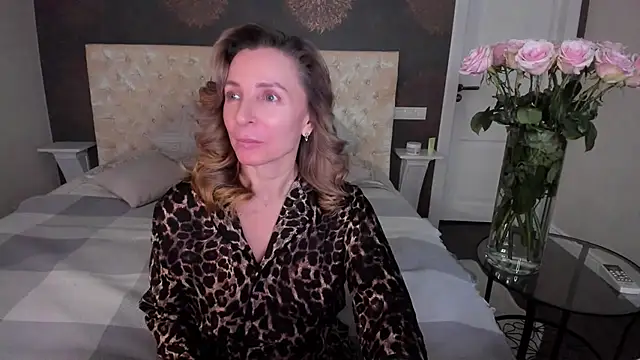 Snapshot of AllisonWilliams chatting on 12-03-25, 06:06 AllisonWilliams online show from 12-03-25, 06:06