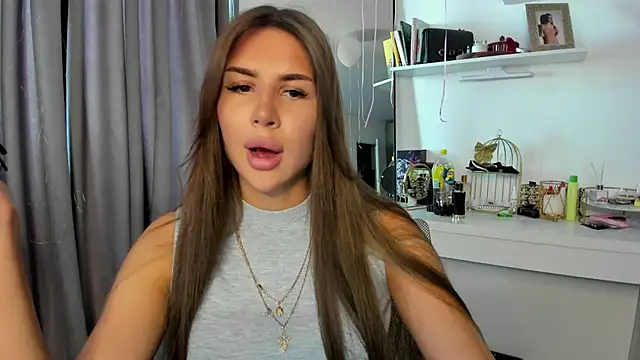 Snapshot of SuraMune chatting on 03-09-25, 12:09 SuraMune online show from 03-09-25, 12:09