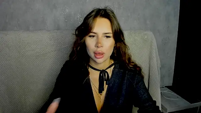 Snapshot of SuraMune chatting on 10-26-25, 10:54 SuraMune online show from 10-26-25, 10:54