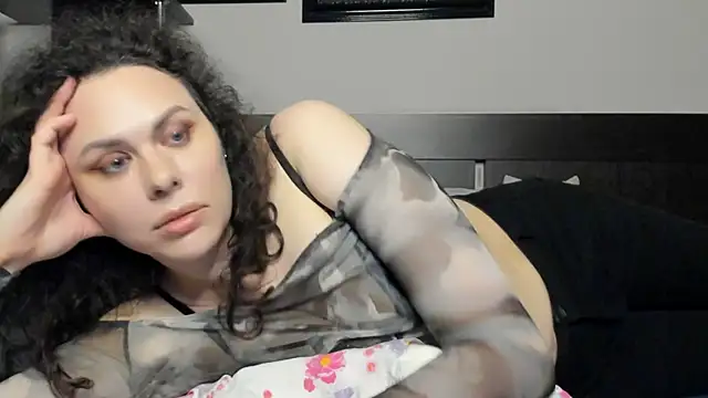 Snapshot of MollyCheiz chatting on 07-05-26, 10:39 MollyCheiz online show from 07-05-26, 10:39