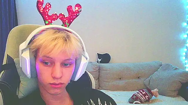 Ostin meow online show from 12-11-24, 01:17