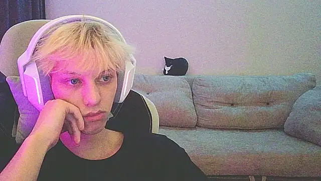 Ostin meow online show from 12-23-24, 06:27