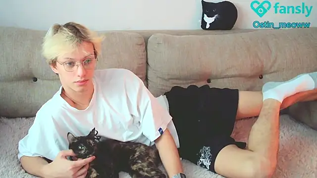 Ostin meow online show from 01-20-25, 05:15