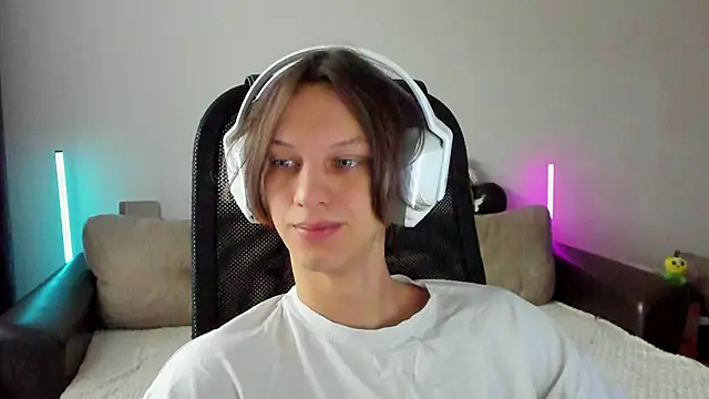 Ostin meow online show from 02-10-26, 07:01