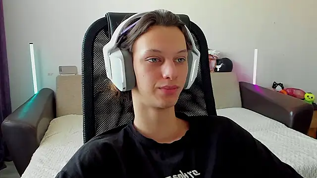 Ostin meow online show from 02-20-26, 05:15