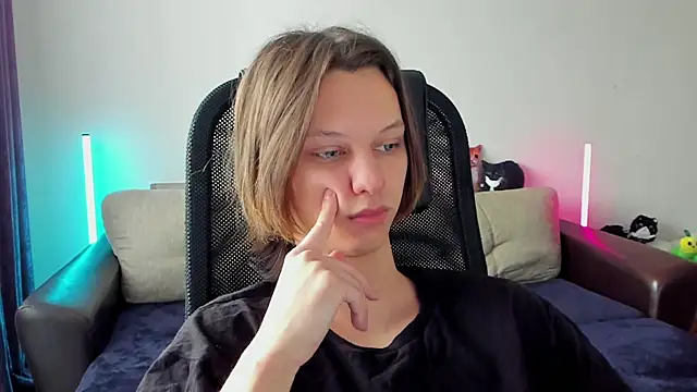 Ostin meow online show from 04-05-26, 08:55