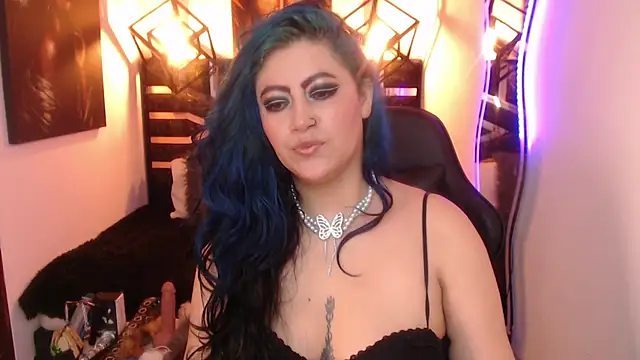 Snapshot of scarleth_blue chatting on 05-21-26, 03:13 scarleth blue online show from 05-21-26, 03:13