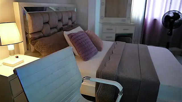 Camilaa bueno online show from 02-07-26, 05:49