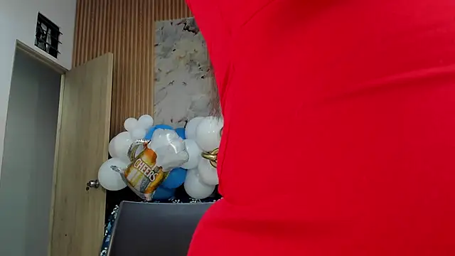 Any topless online show from 09-23-25, 11:02