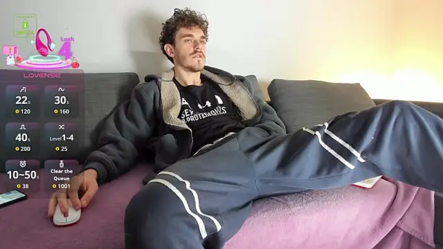 Snapshot of Perry_Knight chatting on 11-14-25, 06:12 Perry Knight online show from 11-14-25, 06:12