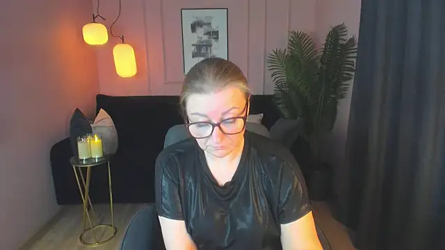 AlexandraKind online show from 03-17-25, 11:00