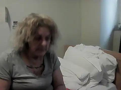 housewife shantie online show from 02-28-26, 09:43