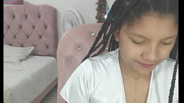 Snapshot of elly_willis chatting on 01-01-25, 10:13 elly willis online show from 01-01-25, 10:13