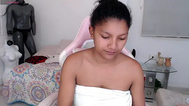 Snapshot of elly_willis chatting on 02-19-25, 07:28 elly willis online show from 02-19-25, 07:28