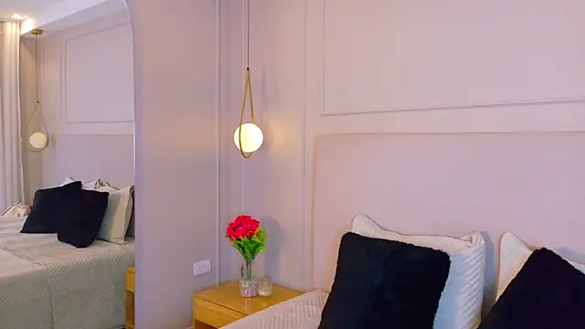 Snapshot of EymiCuper chatting on 09-19-25, 07:25 EymiCuper online show from 09-19-25, 07:25