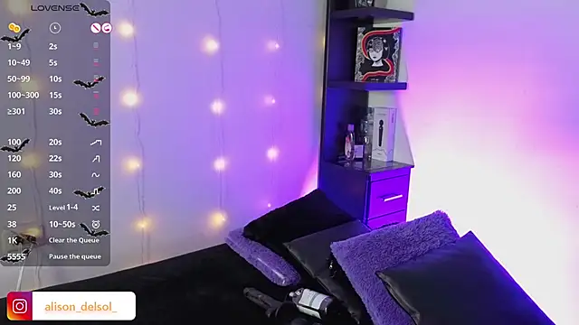 Alisson Wynter online show from 12-20-25, 03:46