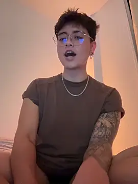 Snapshot of Chriss_gomez2 chatting on 01-06-26, 03:54 Chriss gomez2 online show from 01-06-26, 03:54