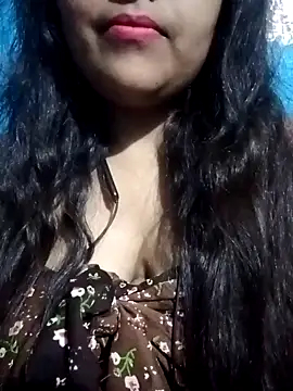 Snapshot of Love-Veronica chatting on 02-19-26, 06:04 Love-Veronica online show from 02-19-26, 06:04