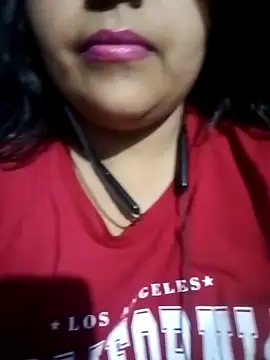 Snapshot of Love-Veronica chatting on 04-21-26, 06:23 Love-Veronica online show from 04-21-26, 06:23
