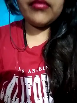 Snapshot of Love-Veronica chatting on 04-22-26, 06:09 Love-Veronica online show from 04-22-26, 06:09