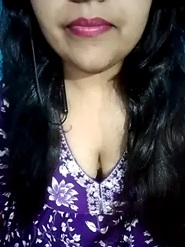 Snapshot of Love-Veronica chatting on 04-30-26, 06:14 Love-Veronica online show from 04-30-26, 06:14