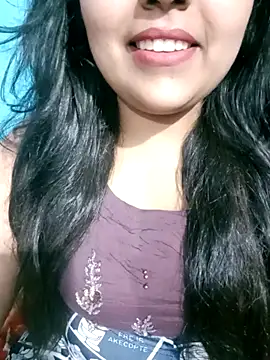Snapshot of Love-Veronica chatting on 05-12-26, 06:05 Love-Veronica online show from 05-12-26, 06:05
