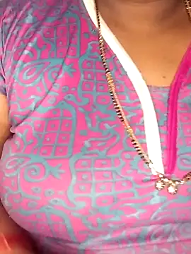 Snapshot of Sexy_Radhikaa chatting on 11-21-25, 04:33 Sexy Radhikaa online show from 11-21-25, 04:33