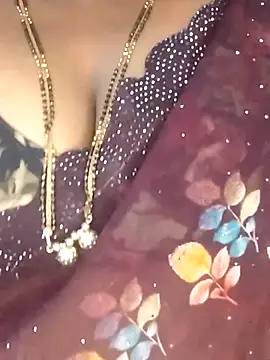 Snapshot of Sexy_Radhikaa chatting on 11-29-25, 01:41 Sexy Radhikaa online show from 11-29-25, 01:41