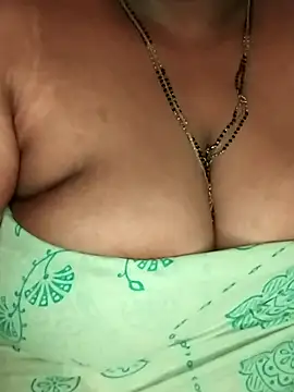 Snapshot of Sexy_Radhikaa chatting on 06-22-26, 03:58 Sexy Radhikaa online show from 06-22-26, 03:58