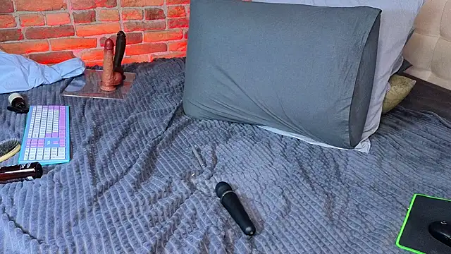 LinaQik online show from 12-28-24, 05:03