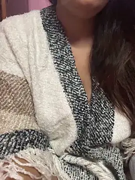 Snapshot of _nishalove19 chatting on 12-17-25, 07:31 nishalove19 online show from 12-17-25, 07:31