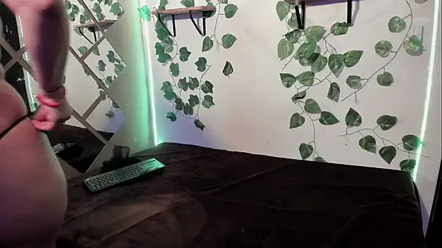 Megan sophia2 online show from 01-22-25, 01:42