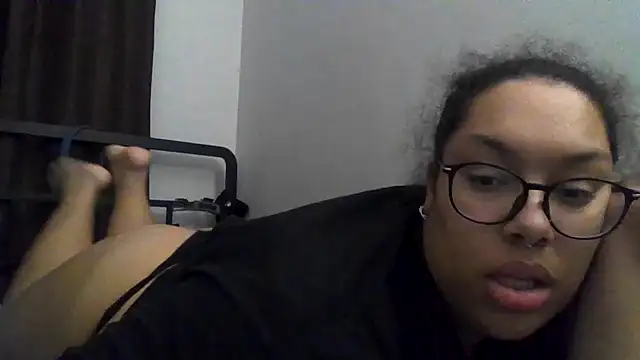 Snapshot of ariadxxx chatting on 12-10-24, 03:20 ariadxxx online show from 12-10-24, 03:20