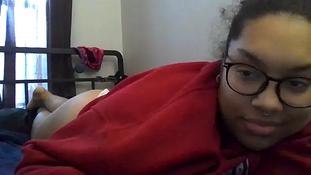Snapshot of ariadxxx chatting on 12-16-24, 04:49 ariadxxx online show from 12-16-24, 04:49