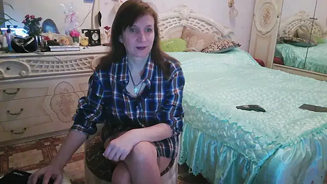 Snapshot of Debra_Phoenix chatting on 12-18-25, 11:00 Debra Phoenix online show from 12-18-25, 11:00