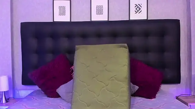 MeleekXXX  online show from 02-05-25, 07:53