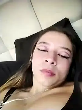 Snapshot of natacha__black_ chatting on 01-18-25, 06:43 natacha black online show from 01-18-25, 06:43