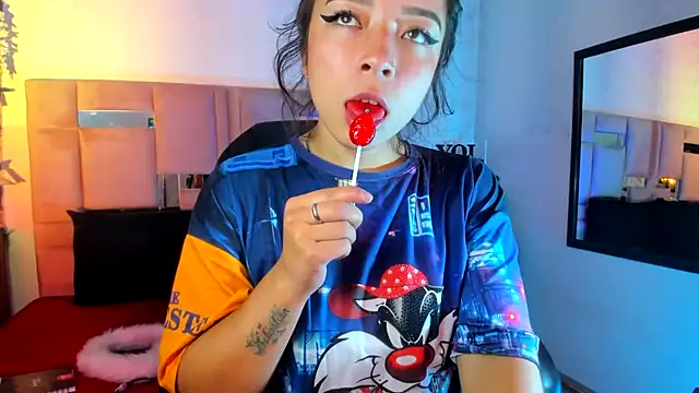 Snapshot of natacha__black_ chatting on 02-20-25, 02:57 natacha black online show from 02-20-25, 02:57