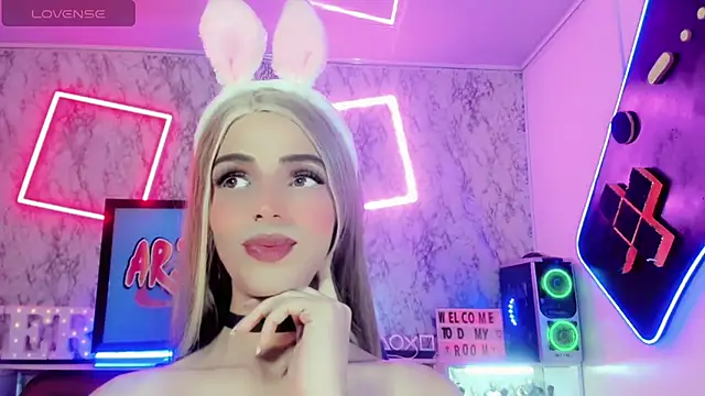 Snapshot of Alessa_mullen chatting on 03-08-25, 06:43 Alessa mullen online show from 03-08-25, 06:43