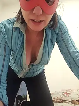 Snapshot of Vagabondainnamorata chatting on 02-22-25, 04:09 Vagabondainnamorata online show from 02-22-25, 04:09