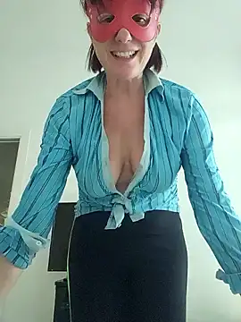 Snapshot of Vagabondainnamorata chatting on 03-06-25, 04:17 Vagabondainnamorata online show from 03-06-25, 04:17