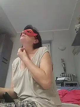 Snapshot of Vagabondainnamorata chatting on 10-14-25, 04:41 Vagabondainnamorata online show from 10-14-25, 04:41