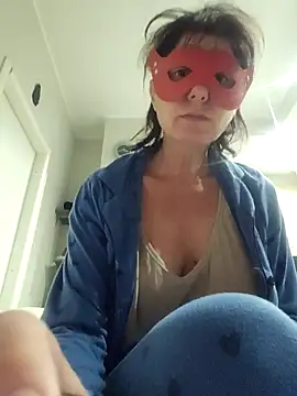 Snapshot of Vagabondainnamorata chatting on 11-22-25, 04:11 Vagabondainnamorata online show from 11-22-25, 04:11