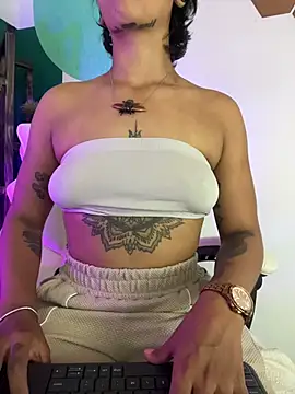 LollaByer online show from 12-17-25, 09:32