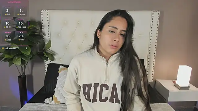Julia Martinez  online show from 07-20-26, 11:45
