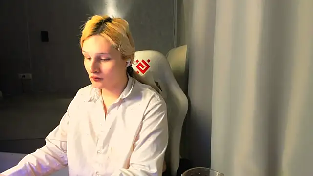 Kleo Godde online show from 11-19-25, 07:25