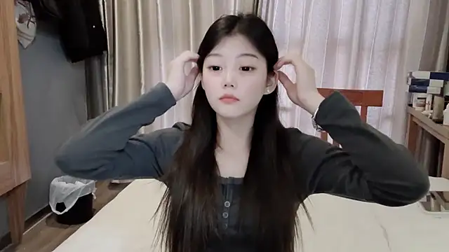 yangyang-1115 online show from 02-18-25, 08:59