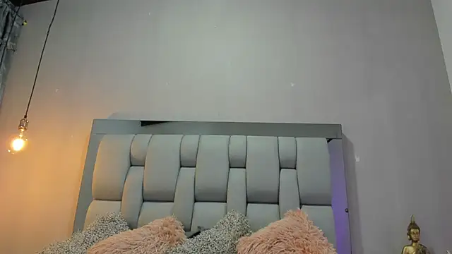 Snapshot of AshleyHill2 chatting on 10-17-25, 03:53 AshleyHill2 online show from 10-17-25, 03:53