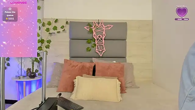 Snapshot of AshleyHill2 chatting on 11-28-25, 03:42 AshleyHill2 online show from 11-28-25, 03:42