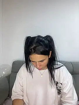 Leyna Kenet online show from 12-20-24, 05:14